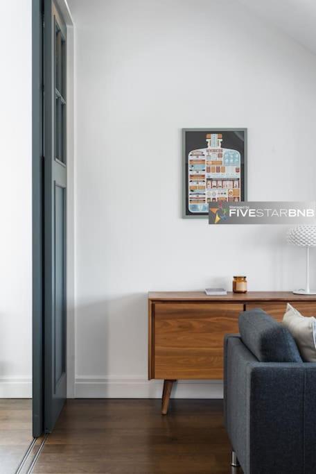 Cool Urban Apartment With Stunning Castle Views Эдинбург Экстерьер фото