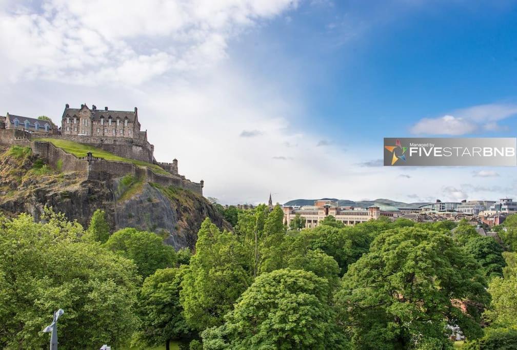 Cool Urban Apartment With Stunning Castle Views Эдинбург Экстерьер фото