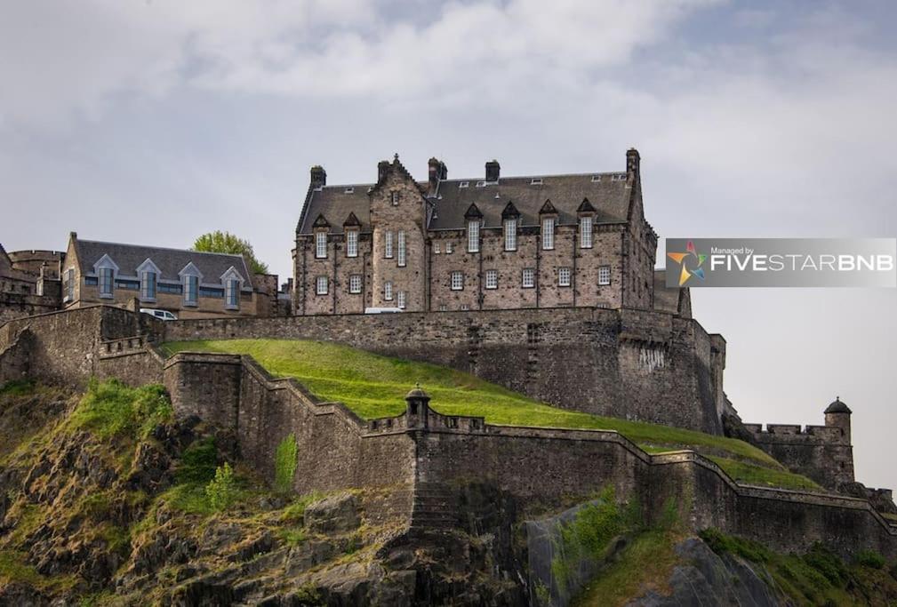 Cool Urban Apartment With Stunning Castle Views Эдинбург Экстерьер фото