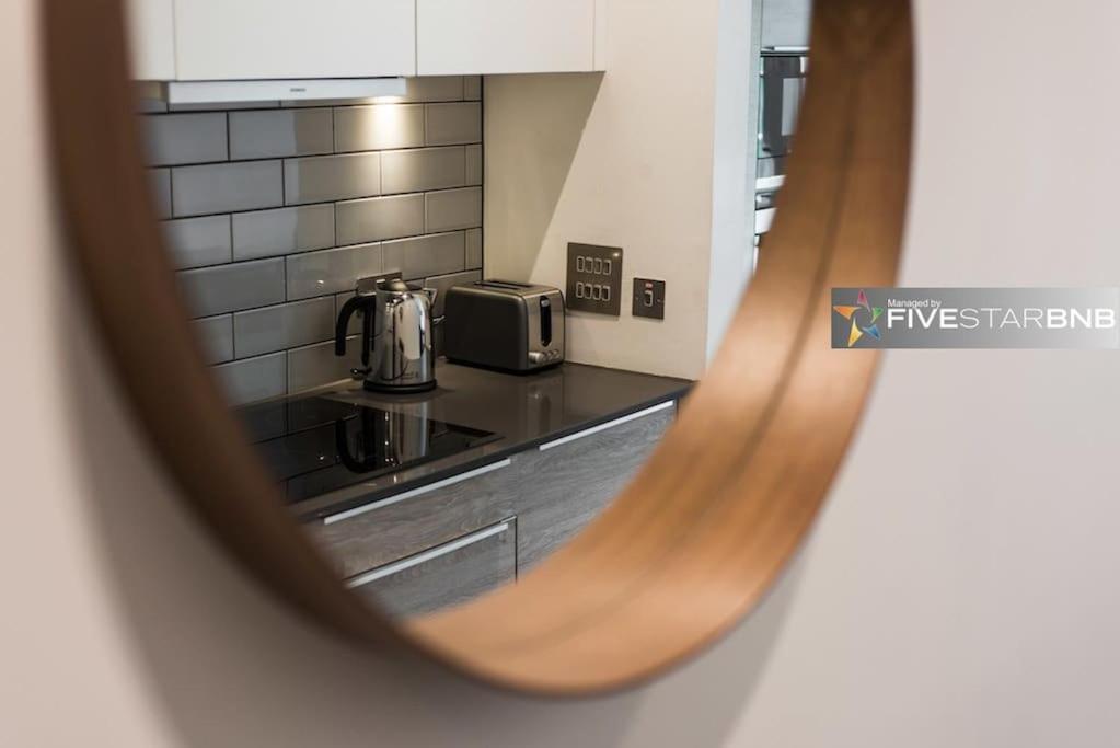 Cool Urban Apartment With Stunning Castle Views Эдинбург Экстерьер фото