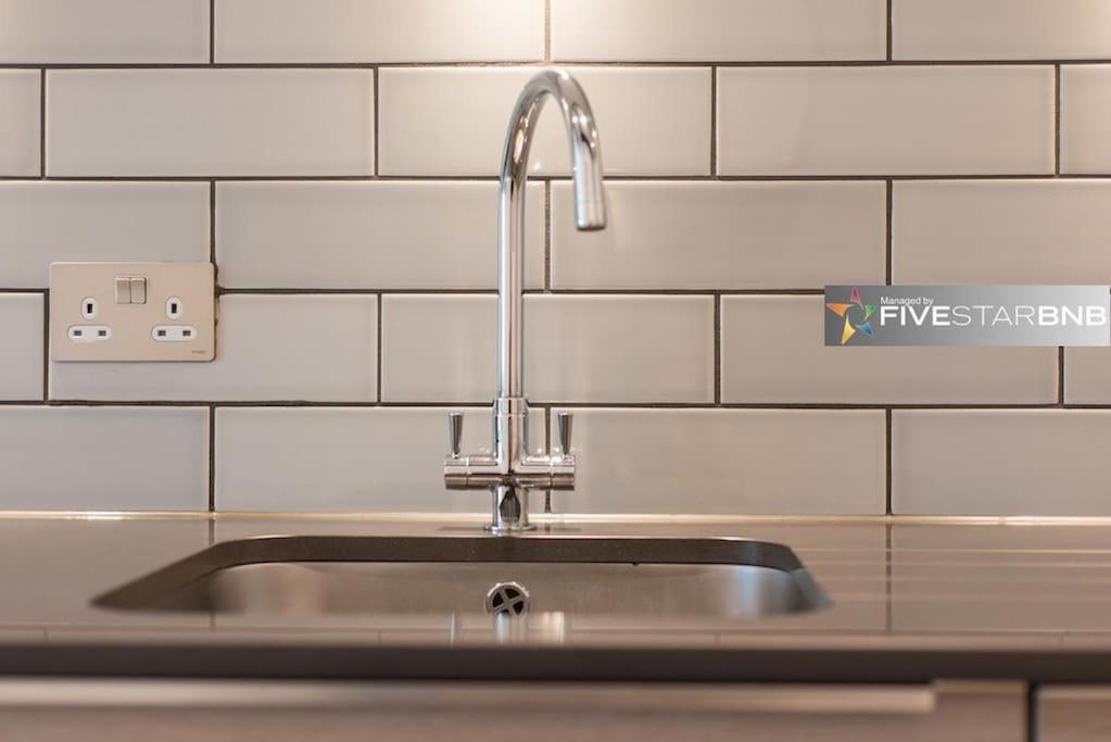 Cool Urban Apartment With Stunning Castle Views Эдинбург Экстерьер фото